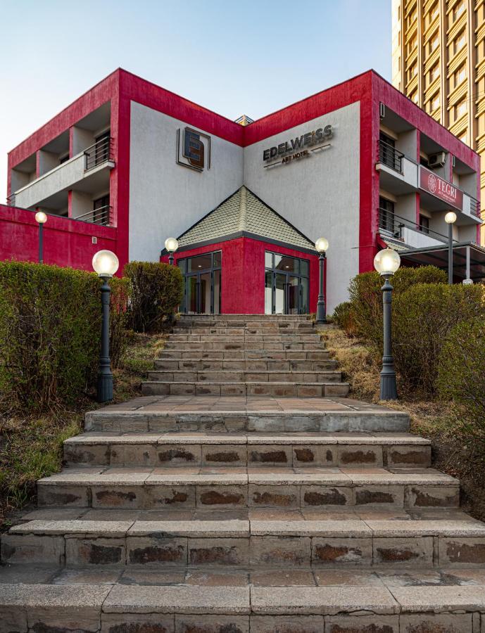 Edelweiss Art Hotel อูลานบาตอร์ ภายนอก รูปภาพ